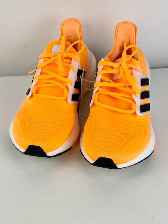 Men\'s 8.5 -  Adidas UltraBoost 22 Flash Orange Running Shoes - HR1029